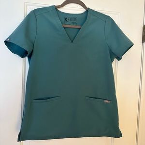 Figs 3 pocket scrub top
